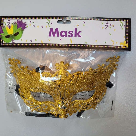 17 pc Mardi Gras Masks Party Leftovers - Picture 5 of 6